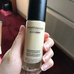 Bare minerals Bare Pro Foundation